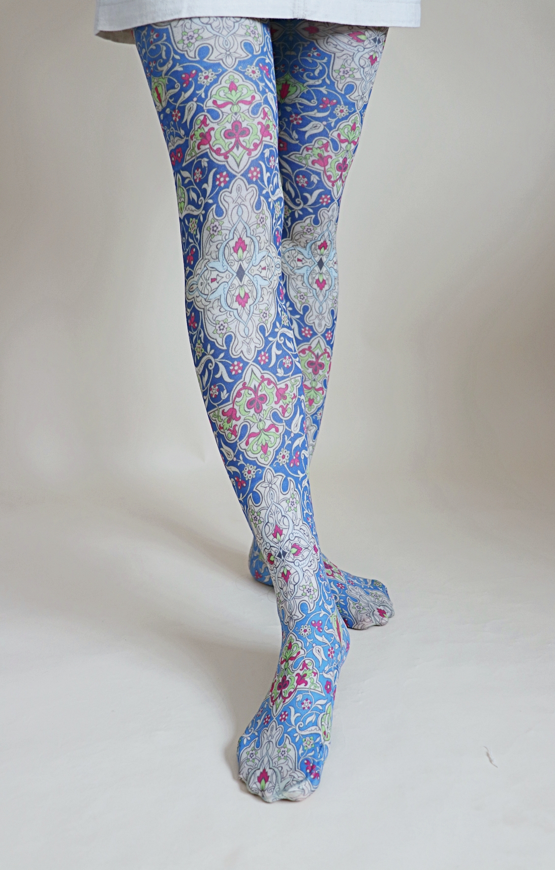 5832 5552 img 0092printedtights