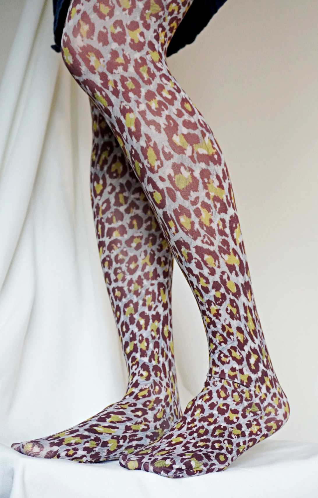 6384 print tights09