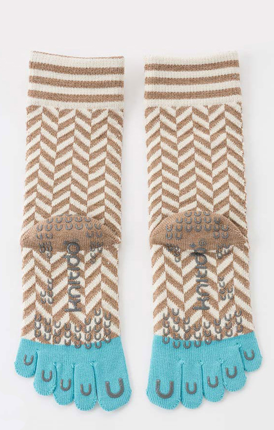 4205 turquoise toe socks yoga pilates