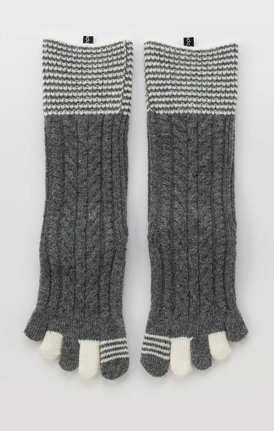 5582 grey wool cable toe socks holiday yoga pilates